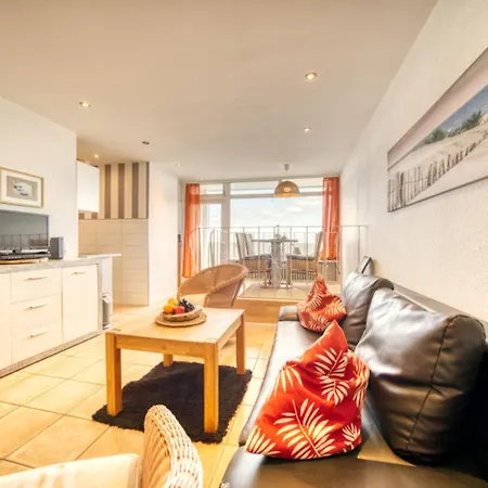 - Haus B, App 0b0906 *